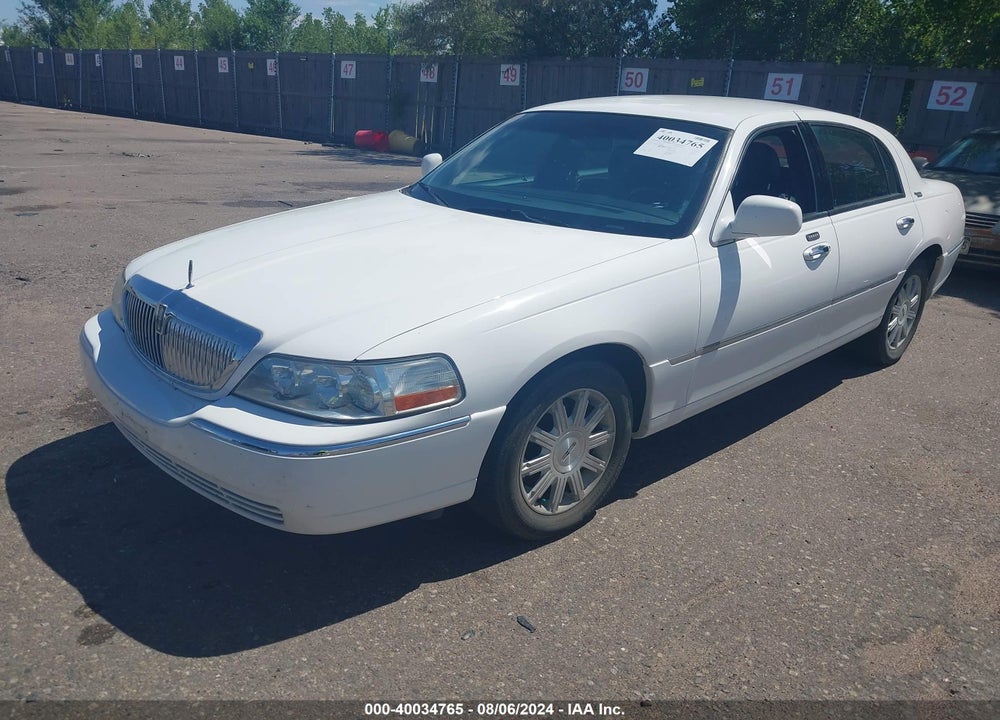 2009 LINCOLN TOWN CAR SIGNATURE LIMITED VIN: 2LNHM82V09X629055