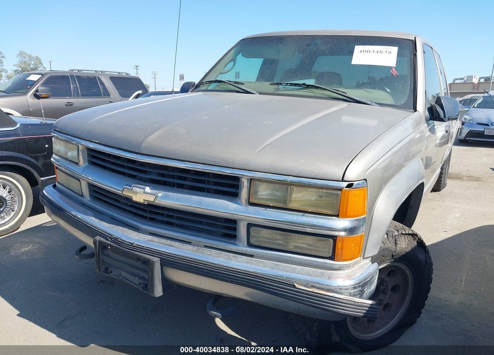 2000 CHEVROLET K2500 VIN: 1GCGK23J1YF518264
