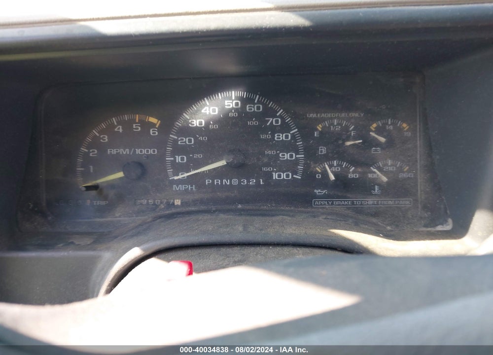 2000 CHEVROLET K2500 VIN: 1GCGK23J1YF518264