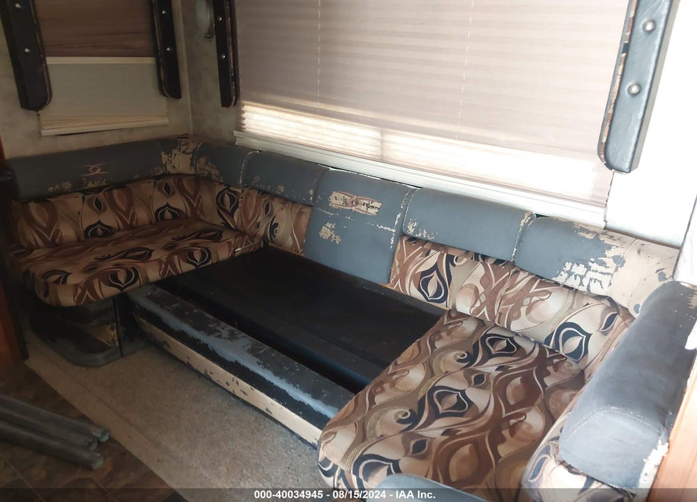 2011 KEYSTONE FUZION FZ322 VIN: 4YDF32225BF810894
