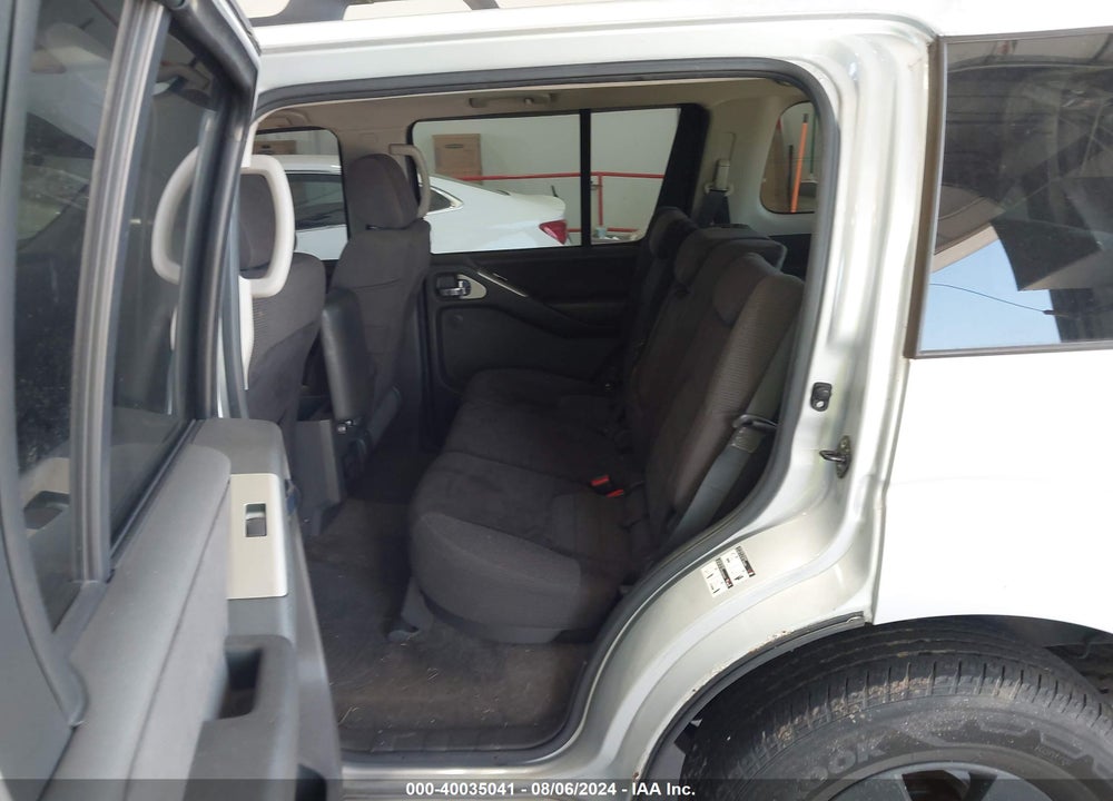 2005 NISSAN PATHFINDER SE VIN: 5N1AR18W85C775222