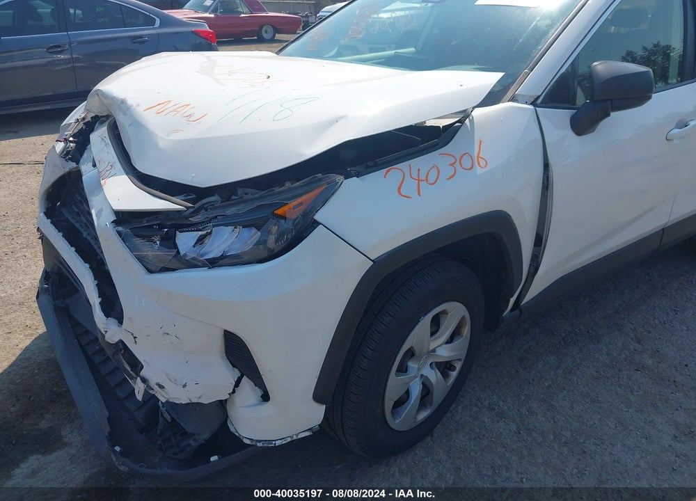 2019 TOYOTA RAV4 LE VIN: JTMF1RFV1KD520119