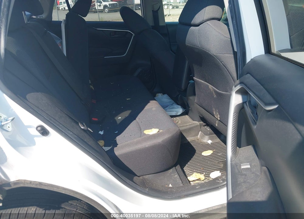 2019 TOYOTA RAV4 LE VIN: JTMF1RFV1KD520119
