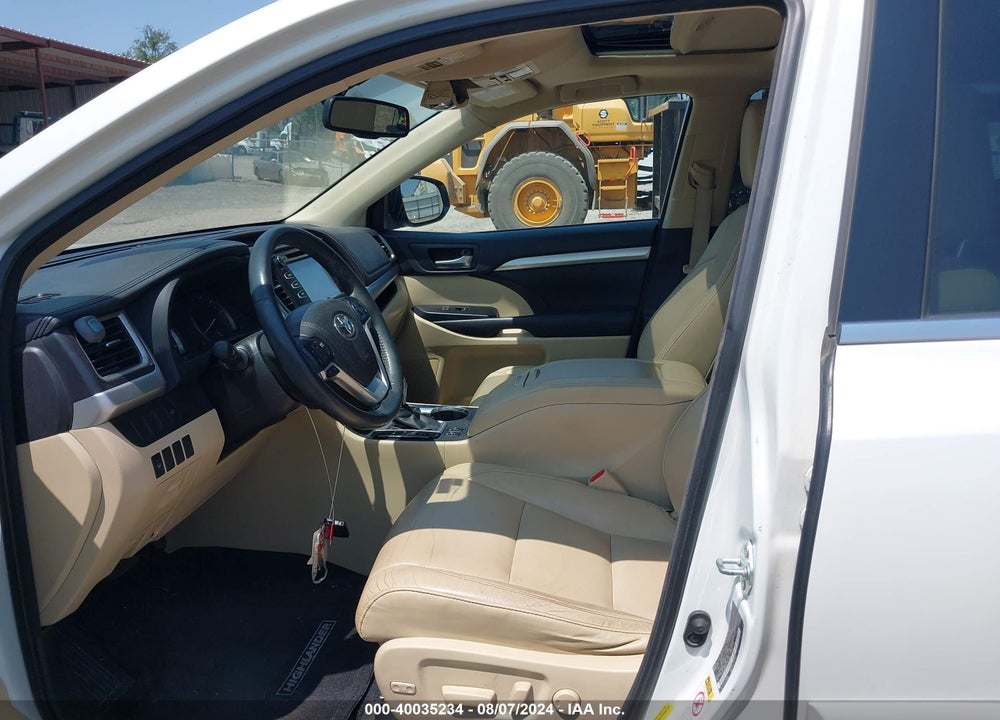 2016 TOYOTA HIGHLANDER XLE V6 VIN: 5TDKKRFHXGS167445