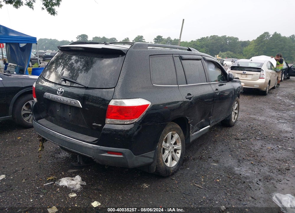 2011 TOYOTA HIGHLANDER SE V6 VIN: 5TDBK3EH9BS069255