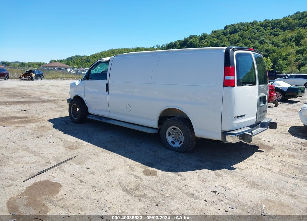 2018 CHEVROLET EXPRESS 2500 VIN: 1GCWGAFG9J1906336