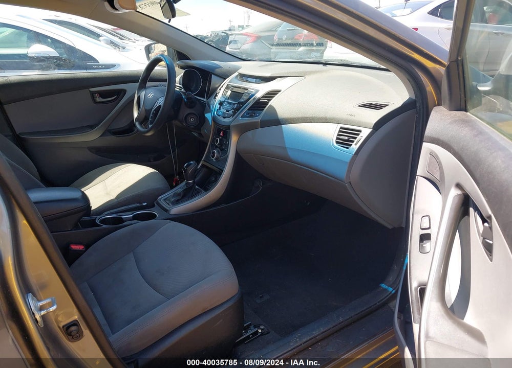2014 HYUNDAI ELANTRA SE VIN: 5NPDH4AE8EH455684