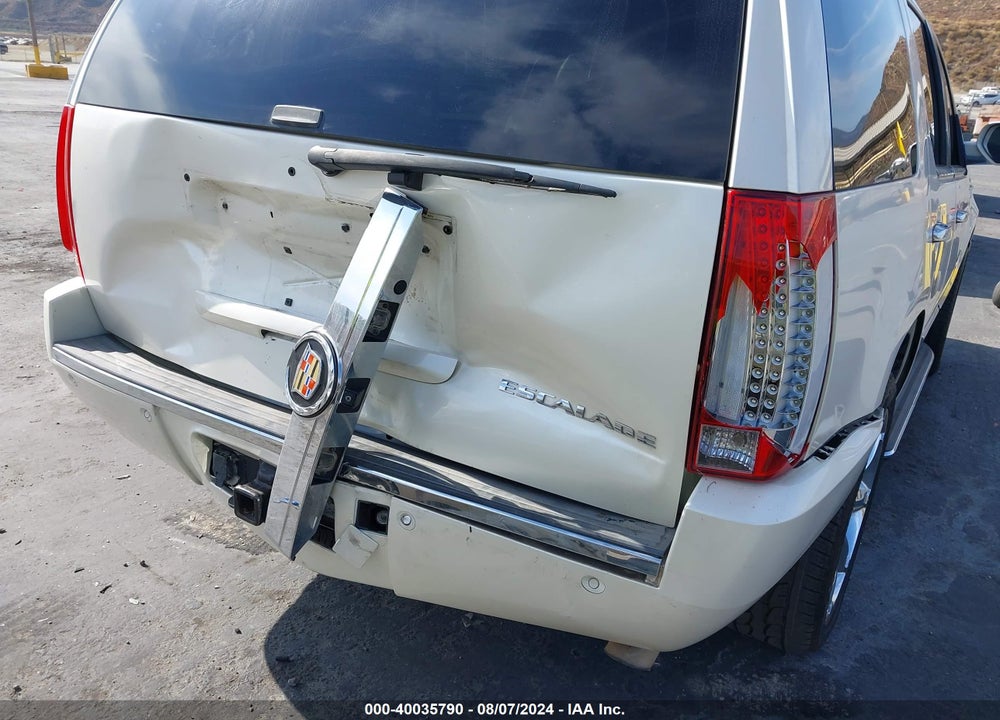 2008 CADILLAC ESCALADE STANDARD VIN: 1GYFK63898R180718