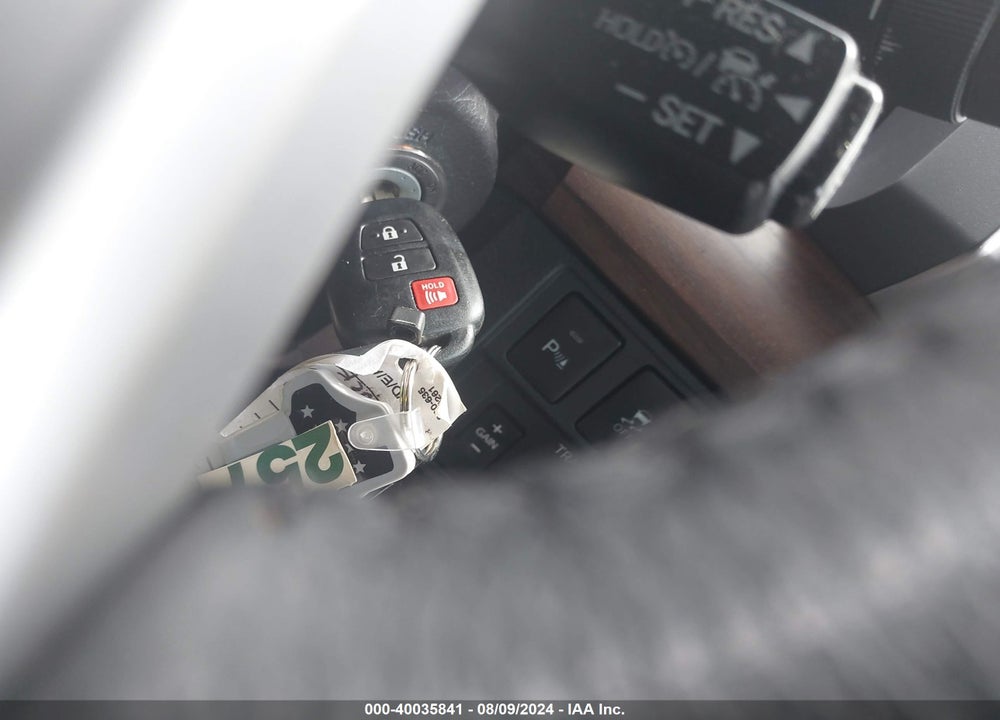 2019 TOYOTA TUNDRA LIMITED 5.7L V8 VIN: 5TFHY5F13KX847100