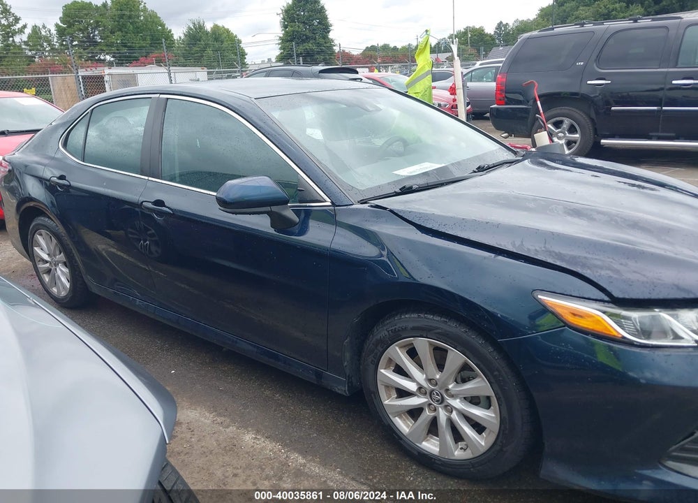 2019 TOYOTA CAMRY LE VIN: 4T1B11HK2KU235461