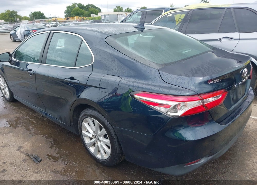 2019 TOYOTA CAMRY LE VIN: 4T1B11HK2KU235461