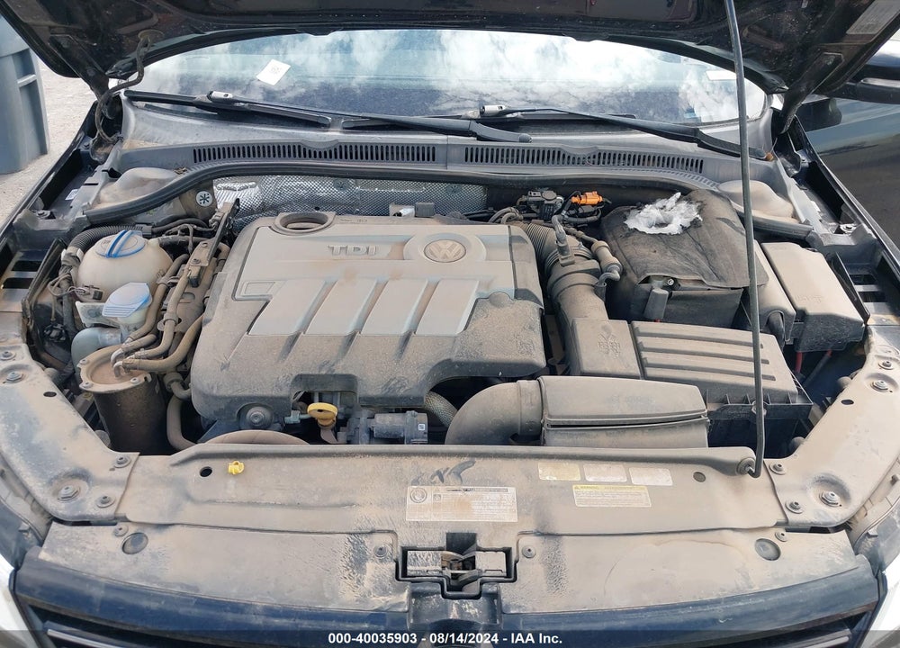 2014 VOLKSWAGEN JETTA 2.0L TDI VIN: 3VWLL7AJ8EM416626