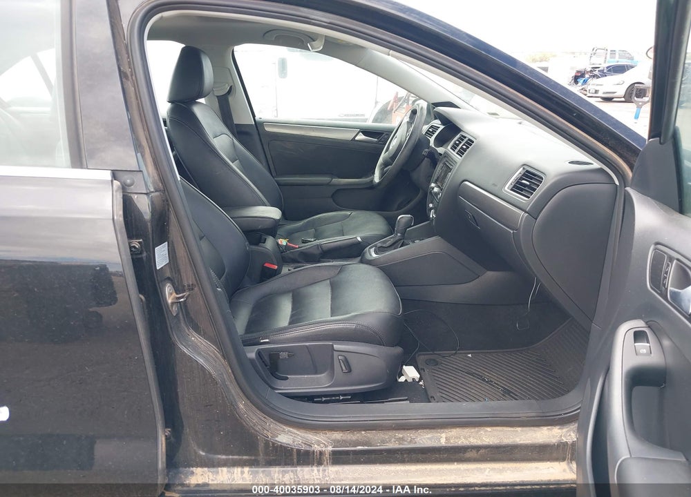 2014 VOLKSWAGEN JETTA 2.0L TDI VIN: 3VWLL7AJ8EM416626