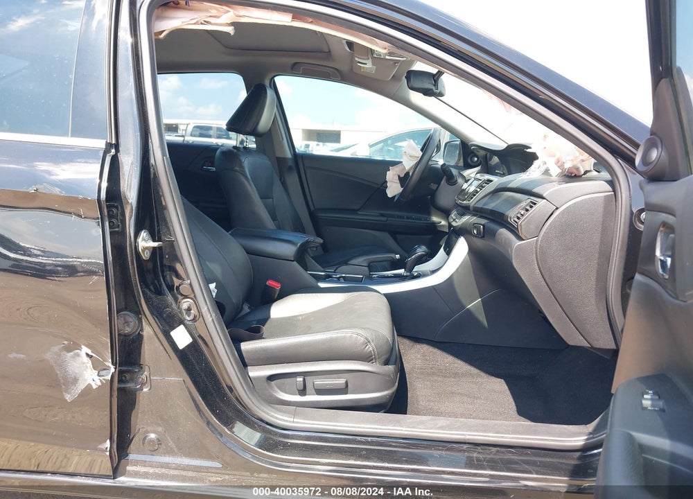2014 HONDA ACCORD VIN: 1HGCR3F85EA038411