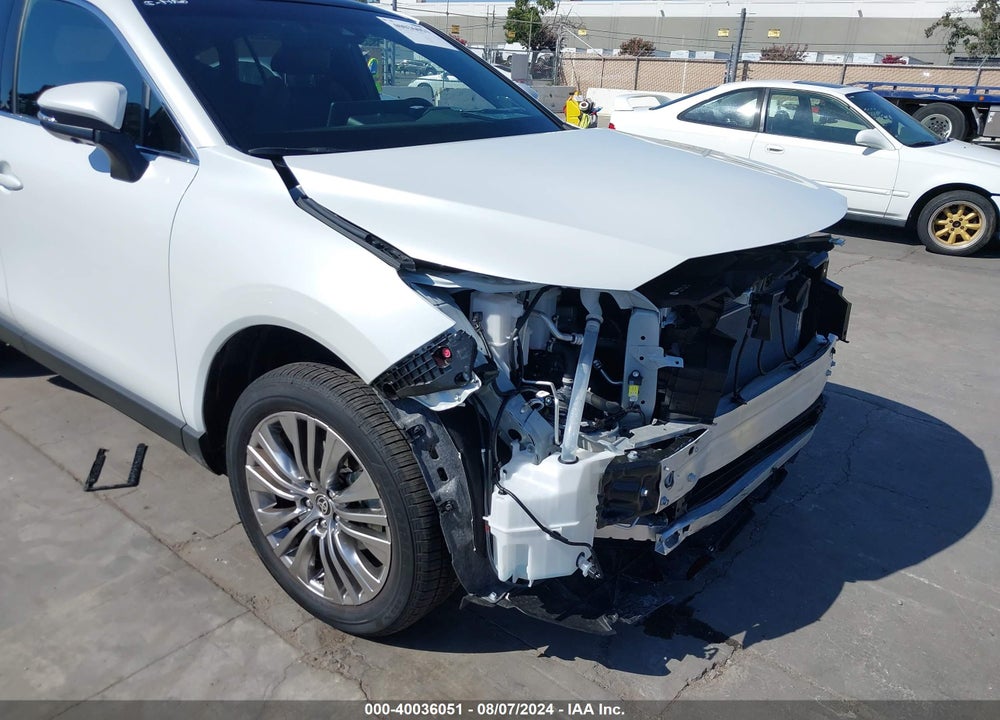 2024 TOYOTA VENZA LIMITED VIN: JTEAAAAH8RJ166118