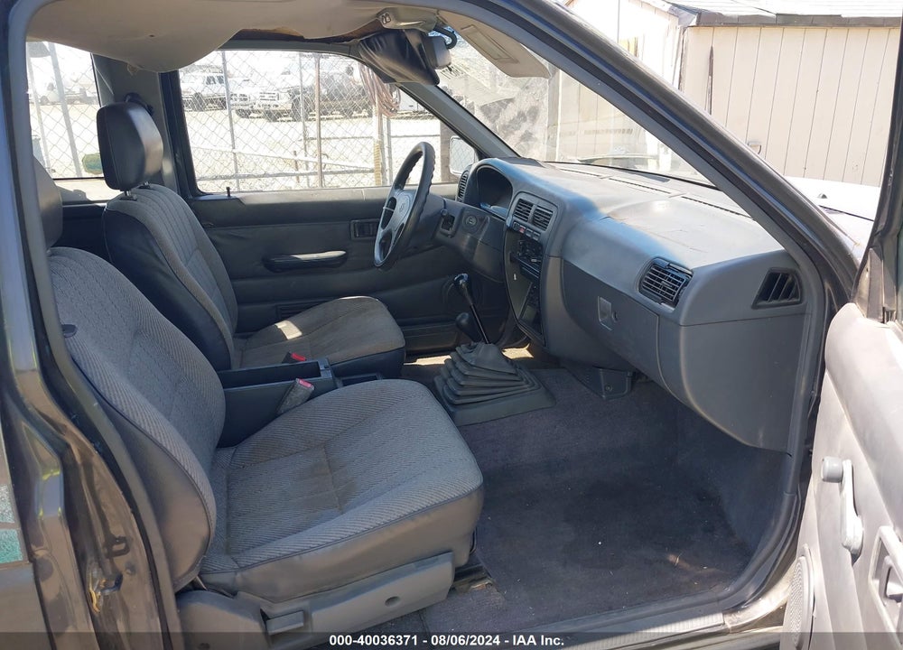 1994 NISSAN TRUCK KING CAB XE VIN: 1N6SD16Y8RC405550