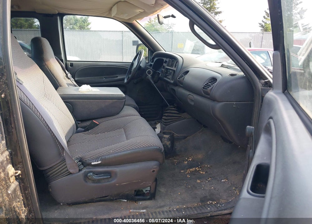 1999 DODGE RAM 2500 ST VIN: 1B7KF23Z8XJ564884