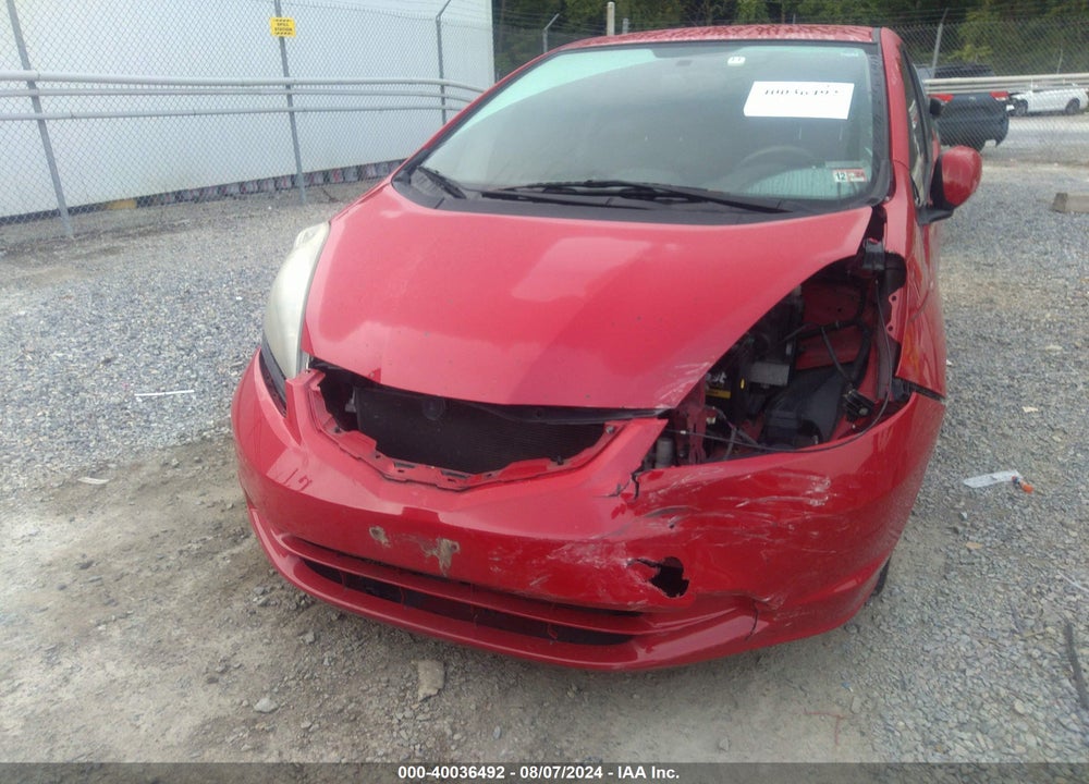 2013 HONDA FIT SPORT VIN: JHMGE8H58DC019493