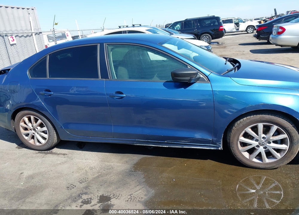 2015 VOLKSWAGEN JETTA 1.8T SE VIN: 3VWD17AJ3FM255288