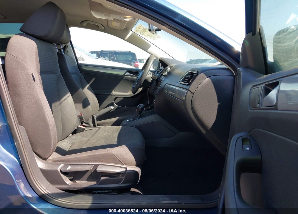 2015 VOLKSWAGEN JETTA 1.8T SE VIN: 3VWD17AJ3FM255288