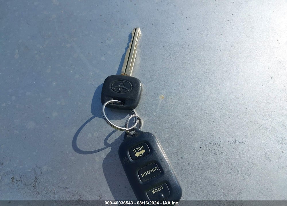 2004 TOYOTA CAMRY LE VIN: 4T1BE32K54U817095