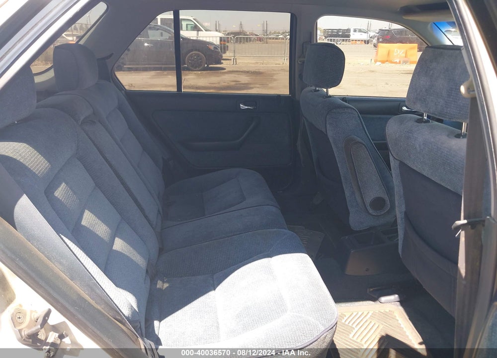 1993 HONDA ACCORD LX VIN: 1HGCB975XPA004799