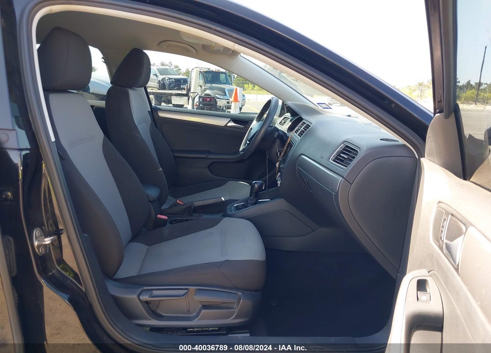 2018 VOLKSWAGEN JETTA 1.4T S VIN: 3VW2B7AJXJM213861