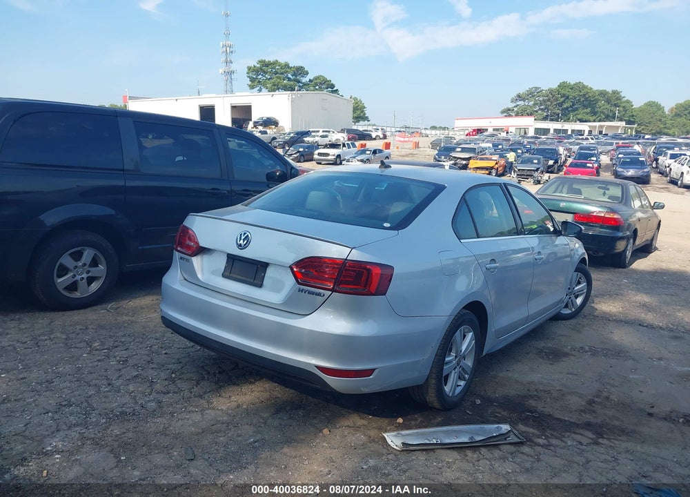 2013 VOLKSWAGEN JETTA HYBRID SEL VIN: 3VW637AJ3DM230861