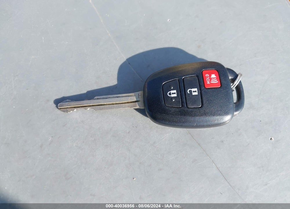 2014 TOYOTA RAV4 XLE VIN: 2T3WFREV3EW118998