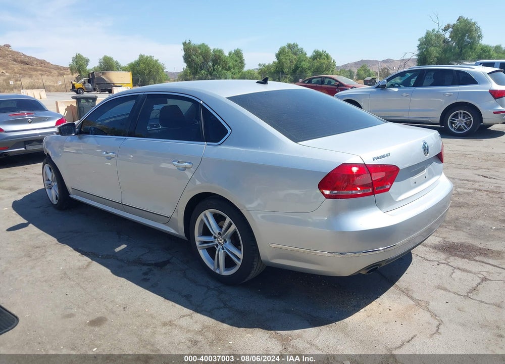2015 VOLKSWAGEN PASSAT 1.8T SEL PREMIUM VIN: 1VWCT7A39FC025506