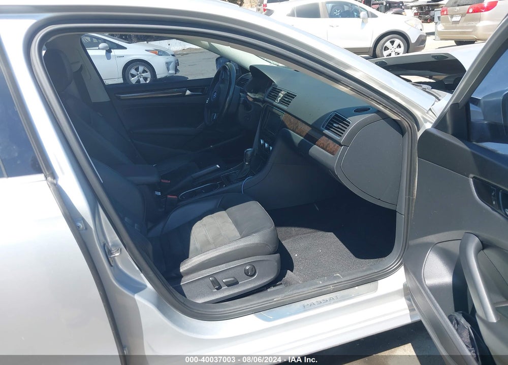 2015 VOLKSWAGEN PASSAT 1.8T SEL PREMIUM VIN: 1VWCT7A39FC025506