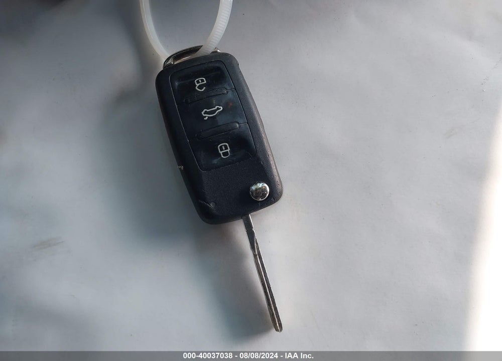2012 VOLKSWAGEN JETTA 2.5L SE VIN: 3VWBP7AJ0CM342308