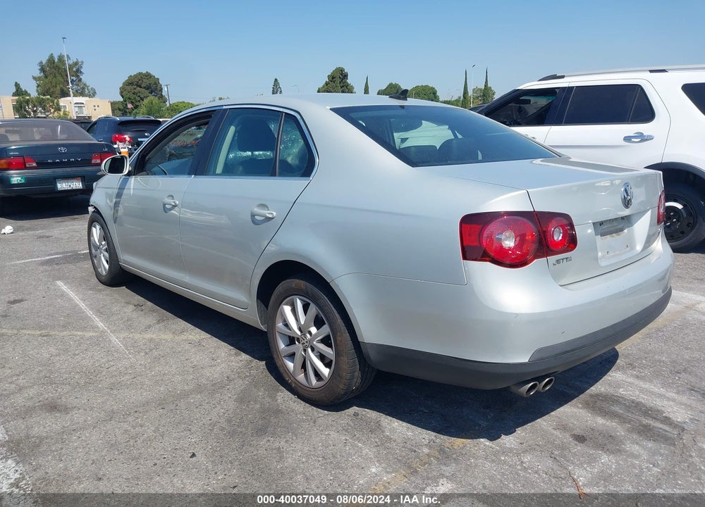 2010 VOLKSWAGEN JETTA SE VIN: 3VWRZ7AJ0AM046579
