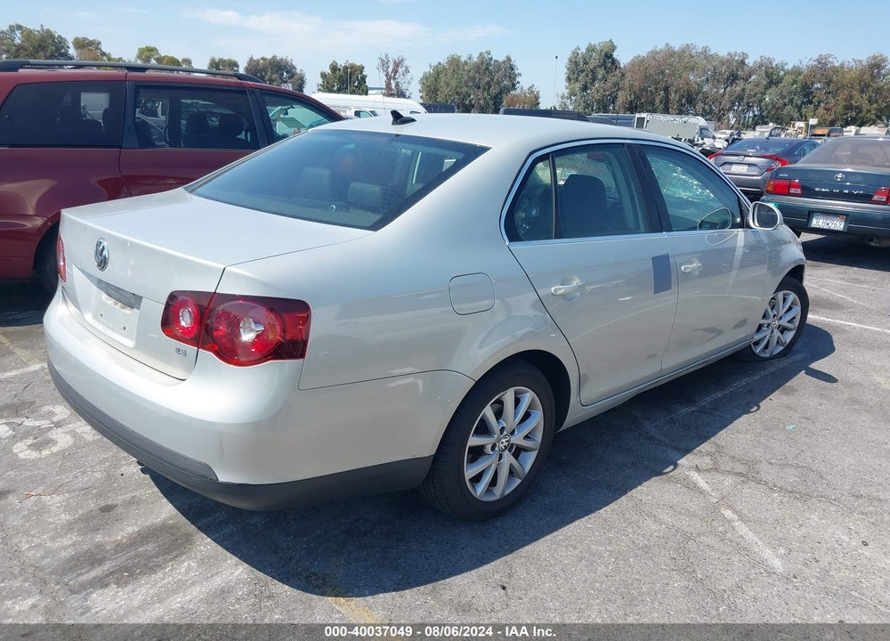 2010 VOLKSWAGEN JETTA SE VIN: 3VWRZ7AJ0AM046579