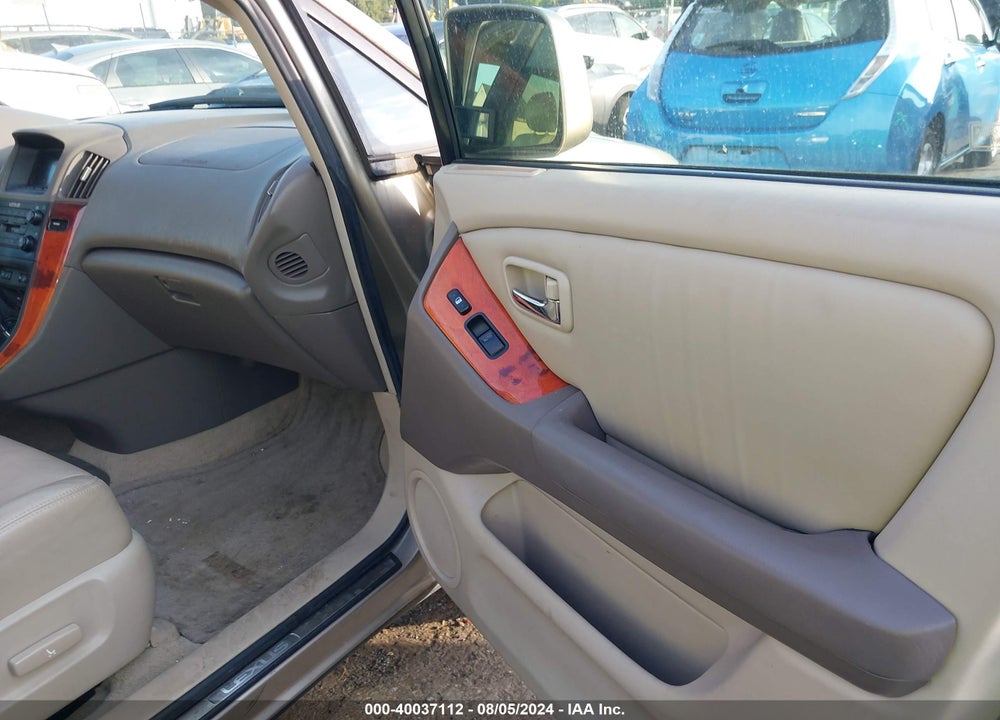 2001 LEXUS RX 300 VIN: JTJHF10U410202672