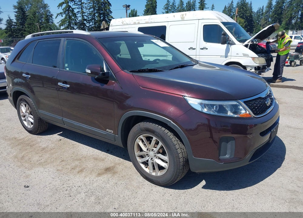 2015 KIA SORENTO LX V6 VIN: 5XYKTDA72FG600296