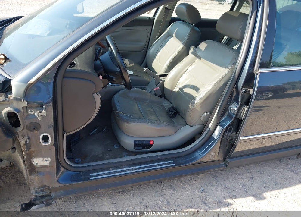 2002 VOLKSWAGEN PASSAT GLX VIN: WVWTH63B12P016384