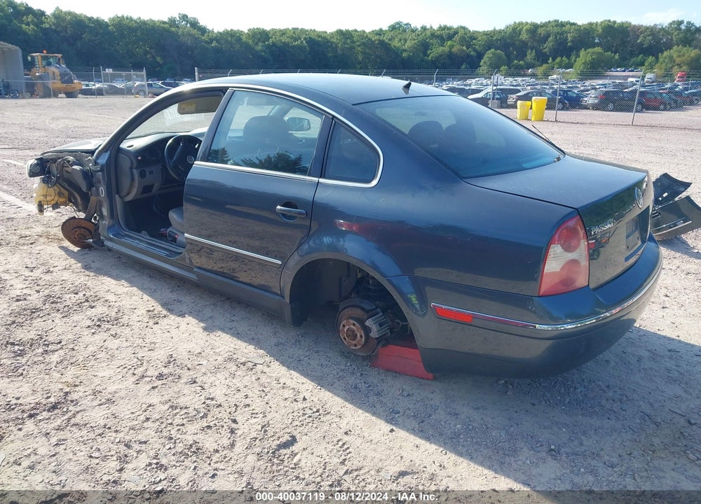 2002 VOLKSWAGEN PASSAT GLX VIN: WVWTH63B12P016384