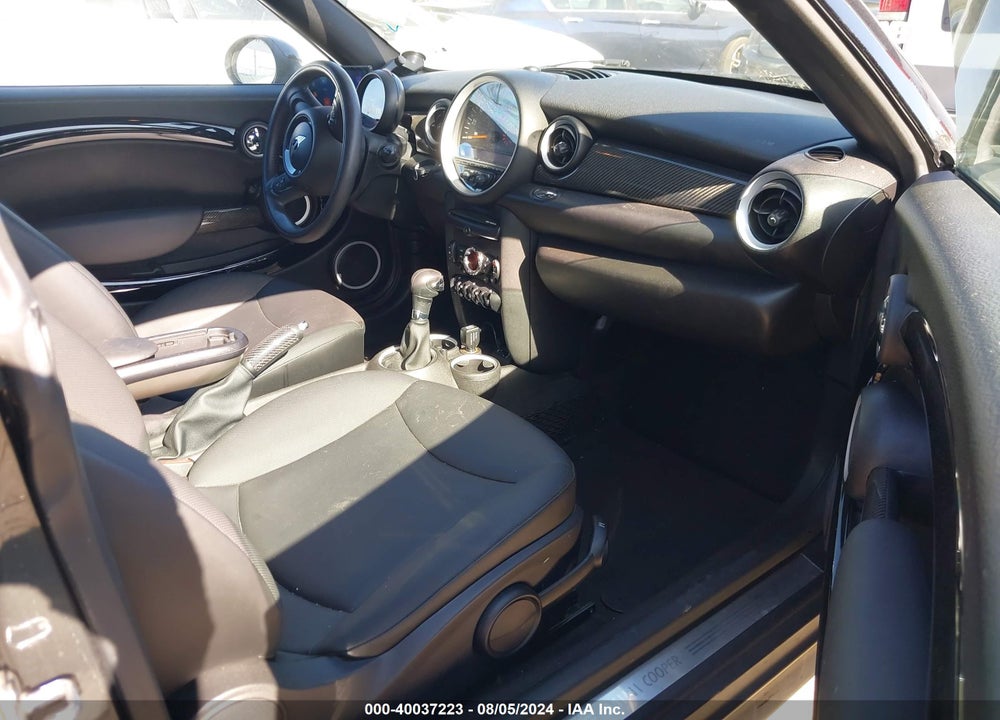 2015 MINI COUPE COOPER VIN: WMWSX1C5XFT508143