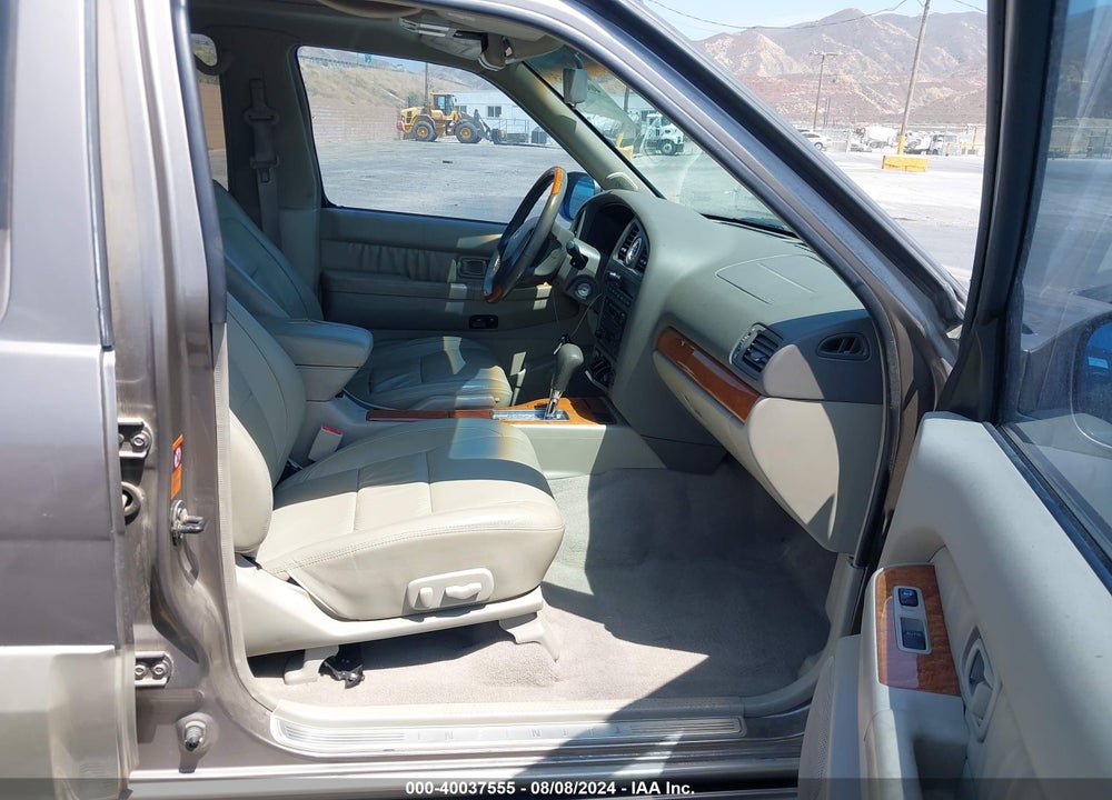 2002 INFINITI QX4 LUXURY VIN: JNRDR09Y62W263092