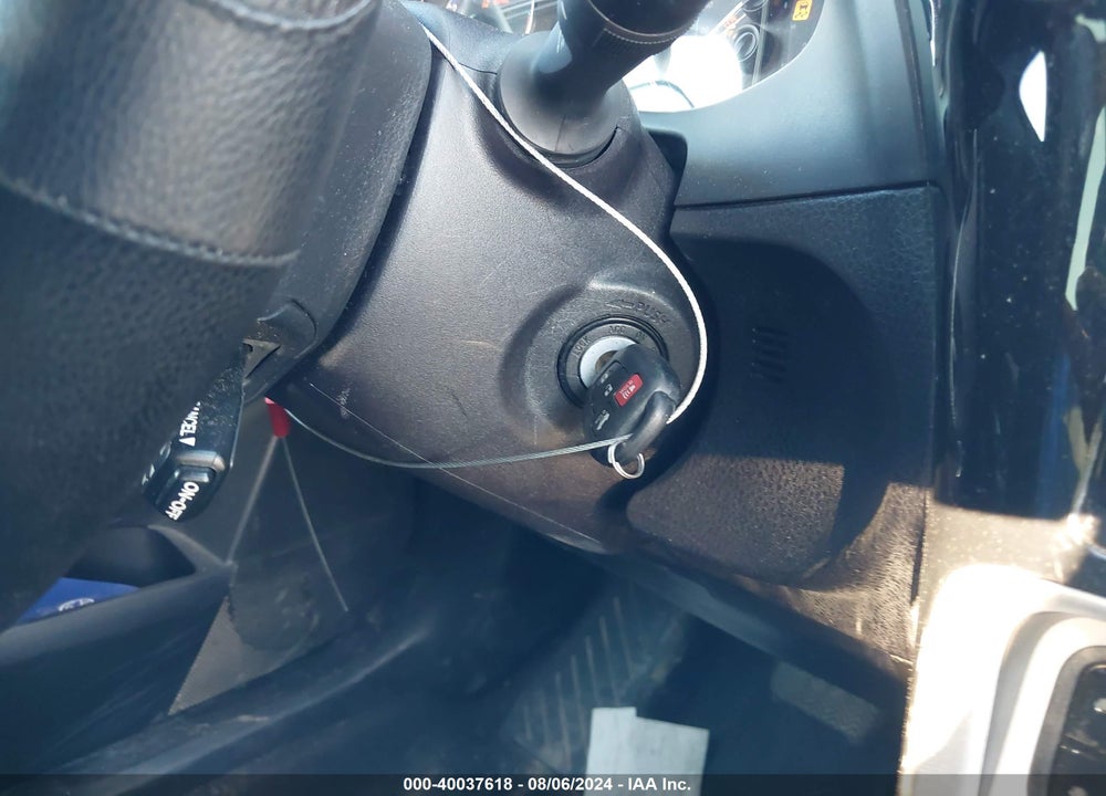 2019 TOYOTA COROLLA LE VIN: 5YFBURHE6KP884178