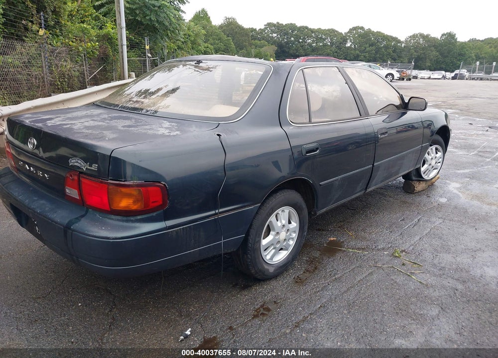 1995 TOYOTA CAMRY LE VIN: 4T1SK12E3SU898098