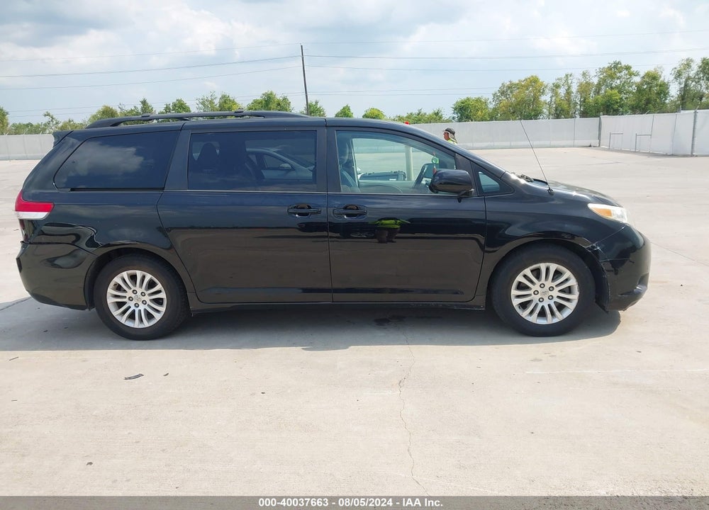 2013 TOYOTA SIENNA XLE V6 8 PASSENGER VIN: 5TDYK3DC9DS303235