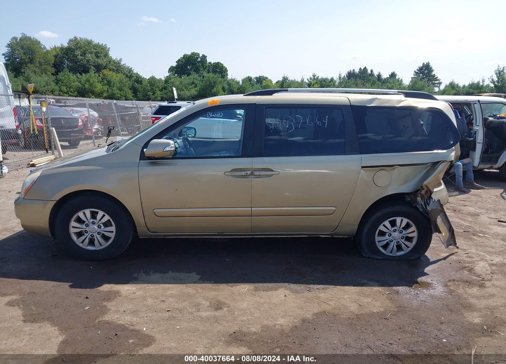 2011 KIA SEDONA LX VIN: KNDMG4C74B6388377