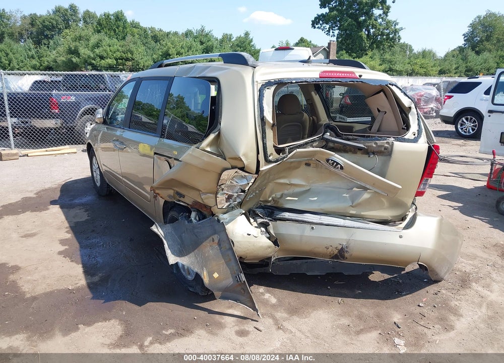 2011 KIA SEDONA LX VIN: KNDMG4C74B6388377