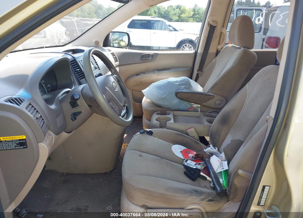 2011 KIA SEDONA LX VIN: KNDMG4C74B6388377