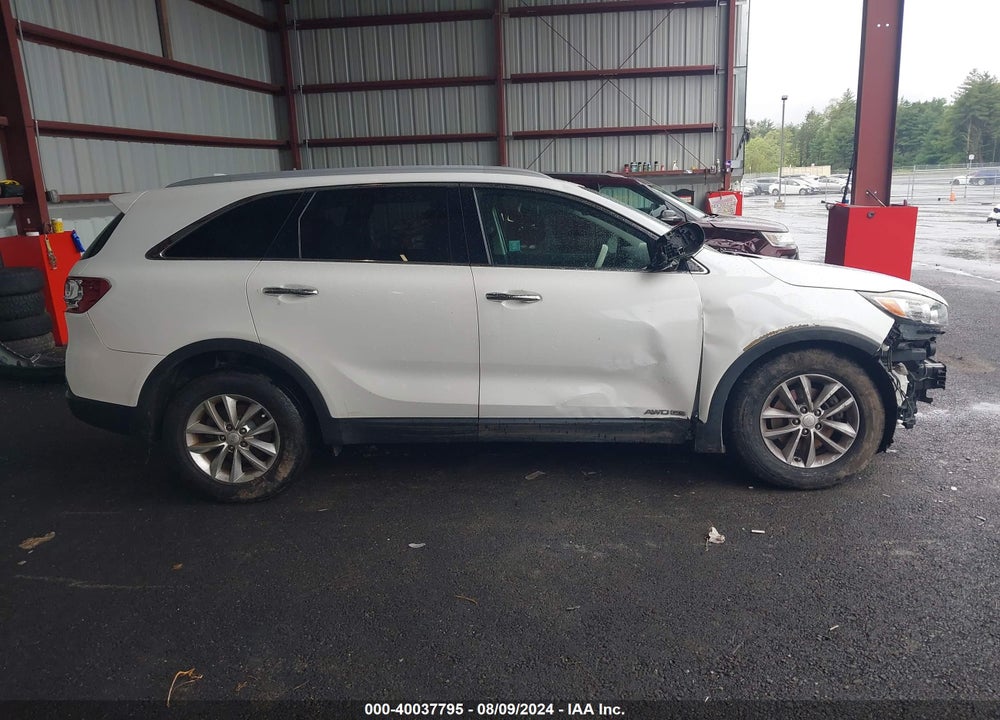 2016 KIA SORENTO 3.3L LX VIN: 5XYPGDA52GG012313