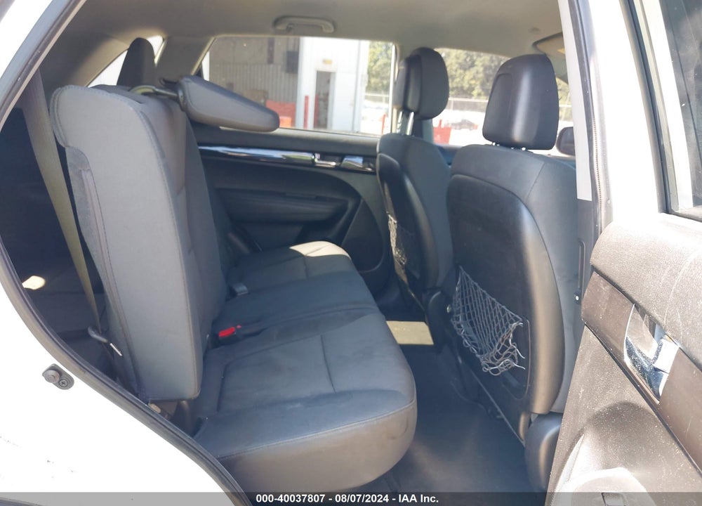 2013 KIA SORENTO LX VIN: 5XYKT4A17DG385989