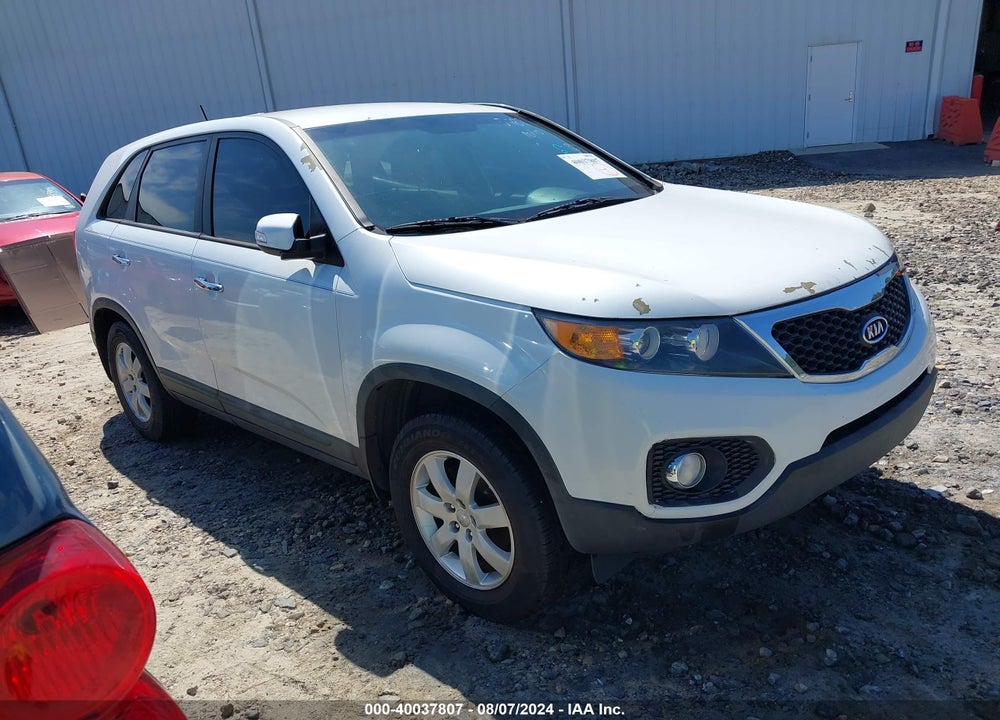 2013 KIA SORENTO LX VIN: 5XYKT4A17DG385989