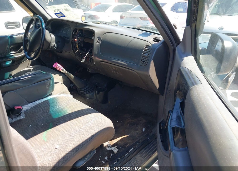 1999 FORD RANGER XLT VIN: 1FTZR15X5XPA84925